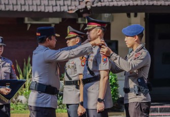Kapolda Jatim Irjen Pol Nanang Avianto saat sertijab Kapolres Jember, Rabu (16/4)
