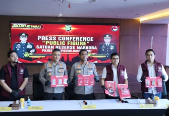 Polres Metro Jakbar Amankan Empat Jenis Narkoba Ditemukan di Rumah Fachri Albar