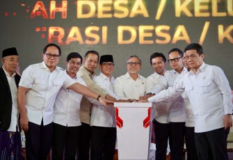 Wamenkop Ferry Juliantono saat Peluncuran dan Percepatan Musdes/Kel khusus pembentukan Kopdes/Kel Merah Putih di Surabaya, Rabu (30/4)