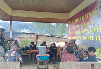 Ibadah Minggu Prajurit Satgas Yonif 700/Wyc