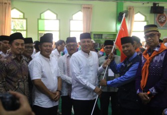 137 CJH Pasaman Kloter 13 Dilepas Bupati Pasaman Sabar AS