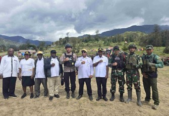 Bantuan sembako untuk di pengungsian 