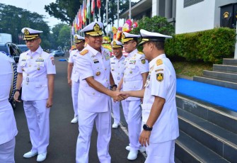 Pangkoarmada III Laksda TNI Hersan 