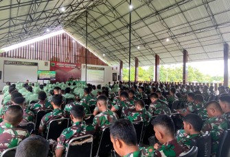 Danrindam XVIII/Kasuari Sampaikan Arahan kepada Personel