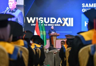 Gubernur Ansar Ajak Wisudawan UIS Terus Tingkatkan Kemampuan Diri