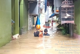 Curah Hujan Tinggi Banjir Rendam 50 Titik di Jakarta 