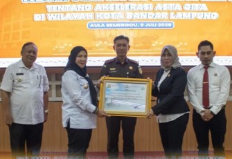 Pemkot Beri Penghargaan dan Tandatangani Nota Kesepakatan Bersama Kejari Bandar Lampung