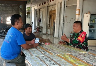 Babinsa Posramil Gerih Ajak Warga Binaannya Jauhi Narkoba dan Judi Online