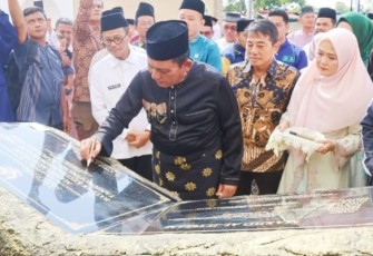 Gubernur Ansar Ahmad,  meresmikan Masjid Al-Iltizam Yayasan Abdullah Dimyati Isman, Jl Garuda No.99, RT 02 RW 03, Tanjungpinang Jum'at (18/07/2025)