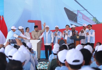 Mendagri Dampingi Presiden Prabowo Luncurkan Kelembagaan 80.000 Kopdeskel Merah Putih