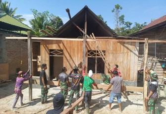 Pembangunan RTLH di lokasi TMMD Kodim Enrekang 