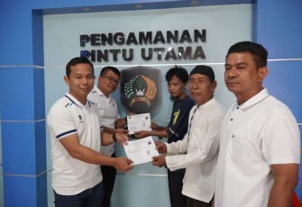 Warga binaan Rutan Kelas I Medan saat menerima amnesti 