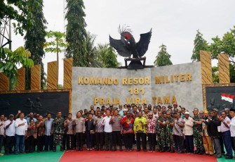 Komando Armada (Koarmada) III menghadiri kegiatan Silaturahmi Parade Nusantara Forkopimda Papua Barat Daya bersama tokoh masyarakat yang digelar di Aula Makorem 181/PVT, Kota Sorong, Kamis (28/8)