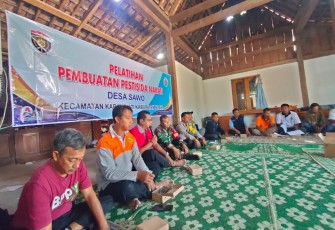 Peran Babinsa Karangjati Bersama PPL Berikan Pelatihan Membuat Pupuk Organik Pada Petani di Wilayah