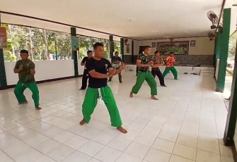 Pencak silat militer prajurit Kodim 0801/Pacitan, Senin (8/9)