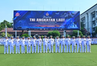 Pangkolinlamil Hadiri Upacara HUT ke-80 TNI AL