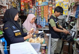 Kanwil Bea Cukai Aceh dan Satpol PP WH Aceh Lakukan Operasi Pasar di Banda Aceh