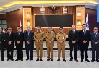 Walikota Hengky Honandar Lantik 7 Pejabat Baru Jajaran Pemkot Bitung 