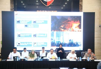 Polri menyampaikan perkembangan penegakan hukum pasca kerusuhan yang terjadi pada 25–31 Agustus 2025. Dalam konferensi pers di Lobby Gedung Bareskrim, Rabu (24/9/2025)
