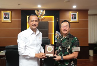 Kodam IX/Udayana dan Kementerian Transmigrasi RI dalam mendukung program pembangunan pemerintah, Pangdam IX/Udayana Mayjen TNI Piek Budyakto melaksanakan audiensi dengan Menteri Transmigrasi RI, M