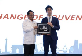 Mendagri saat membuka Seminar Internasional Jepang-Indonesia dengan tema “Penguatan Keuangan Daerah dan BUMD untuk Pertumbuhan Ekonomi Daerah”. Kegiatan tersebut berlangsung di Grand Ballroom Mandarin Oriental Hotel, Jakarta, Kamis (25/9/2025) 