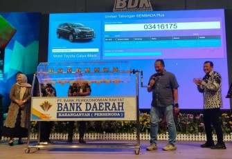 Acara penarikan undian Tabungan Sembada Plus Tahap II BDK Dasyat 2025, di Gedung Teater Bhineka Tunggal Ika Karanganyar, Jumat (3/10/2025)