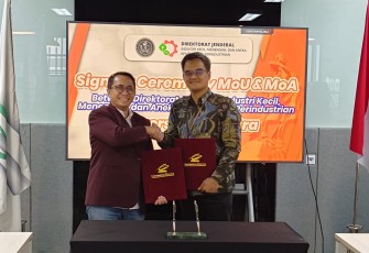 Direktur IKM Kimia, Sandang MoU Universitas Ciputra Surabaya 