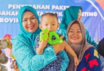 Ketua Tim Penggerak Pemberdayaan dan Kesejahteraan Keluarga (TP-PKK) Provinsi Kepulauan Riau, Hj. Dewi Kumalasari Ansar