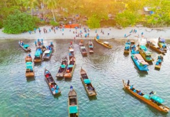 Ratusan Kapal Motor Peserta Kepri Fun Fishing 2025 Dilepas dari Kawasan Pantai Desa Berakit