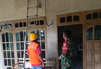 Pemasangan KWH Meter PLN rumah warga desa binaan 