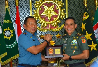 Panglima Kolinlamil Laksanakan Audiensi ke Pangkostrad 