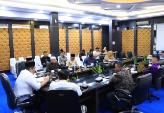 Bupati Bintan Roby Audensi Bersama Aliansi Serikat Pekerja