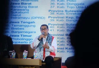 Menteri Ekonomi Kreatif, Teuku Riefky Harsya, menjadi salah satu panelis dalam sesi diskusi panel pada Konferensi International ‘Future Creative Ecosystem: AI, Media Art, and Digital Humanity’ yang merupakan rangkaian acara Indonesia Creative Cities Festival (ICCF) di Auditorium Lantai 7, Malang Creative Center, Malang, Sabtu (8/11/2025)