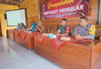Penyuluhan Penyakit Menular dan Pernikahan Dini di Desa Kerek