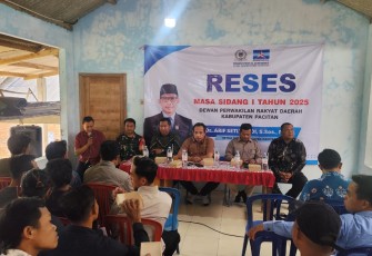 Babinsa Koramik 0801/08 Tulakan Dampingi Reses Masa Sidang I Tahun 2025 di Desa Bubakan