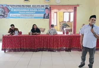 Anggota DPRD Jawa Timur Mokhamad Sholeh menggelar kegiatan reses di Desa Modongan, Kecamatan Sooko, Kabupaten Mojokerto, Minggu (23/11/2025)