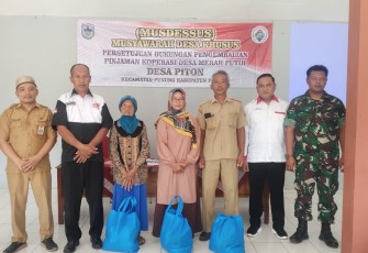 Babinsa Piton Koramil 0801/10 Punung Hadiri Musyawarah Desa Khusus KDMP