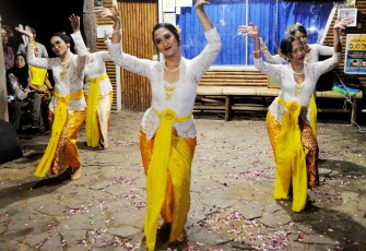 Pentas Budaya PWI Jakarta Tetap Meriah di Gunung Padang Meski Diguyur Hujan