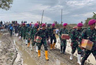 TNI AL Salurkan Bantuan Sembako untuk Masyarakat Desa Col Ulaya Aceh Utara 