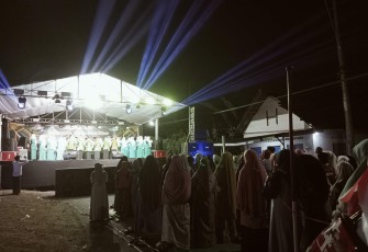 Suasana Pembukaan Pengajian dan Shalawat di Desa Karangsono, Kecamatan Kanigoro, Kabupaten Blitar, Sabtu (12/7/2025).