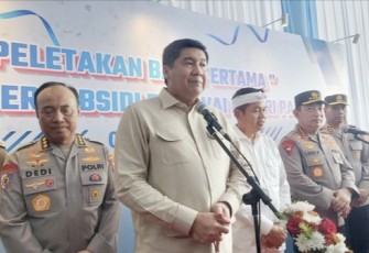 Menteri PKP Maruarar Sirait memberikan keterangan pers usai groundbreaking perumahan Polri di Karawang, Selasa (4/3)