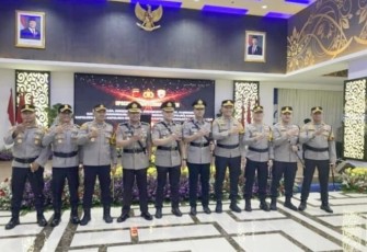 Foto bersama usai sertijab