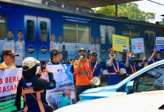 Sosialisasi Keselamatan di Perlintasan Sebidang JPL 17 Stasiun Duren Kalibata