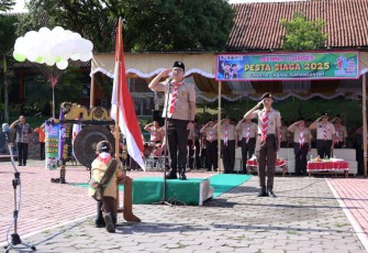 Upacara pembukaan Pesta Siaga Kwarcab Pramuka Karanganyar, di lapangan SMA Negeri Kerjo, Kecamatan Kerjo, Selasa (25/2/2025)