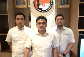 Kasat Reserse Narkoba Polres Metro Jakarta Barat, Kompol Vernal Sambo saat dikonfirmasi di Mapolres Metro Jakarta Barat, Selasa (22/4/2025).