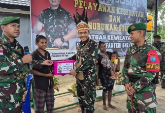 Danrem 121/Abw Brigjen TNI Purnomosidi, S.I.P., M.A.P., M.Han., mengunjungi Prajurit Satgas Yonif 642/Kapuas, di Jl. Trans papua Barat, Kab. Manokwari Selatan, Distrik Tahota, Sabtu (22/02/2025)