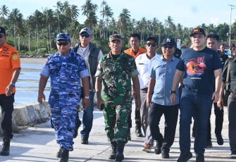 Lanud Raden Sadjad bakti sosial pengobatan massal dalam rangka memperingati Hari Ulang Tahun (HUT) kemerdekaan Republik Indonesia yang ke-80, Rabu 06/08/2025.