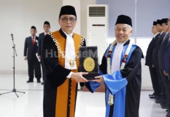 Ketua Mahkamah Agung (MA) Prof. Dr. H. Sunarto, S.H., M.H., memimpin upacara wisuda purnabakti Ketua Pengadilan Tinggi Tata Usaha Negara (PT TUN) Jakarta, H. Oyo Sunaryo, S.H., M.H. 