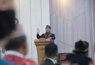Mendes PDT Yandri Susanto saat memberi arahan dalam acara Hari Ulang Tahun (HUT) ke-23 Kabupaten Lamandau, Provinsi Kalimantan Tengah, di Gedung Lantang Torang, Senin (4/8/2025).
