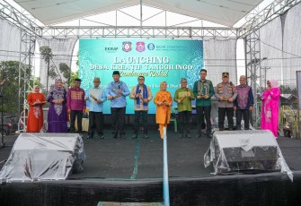 Menekraf Teuku Riefky Harsya saat meresmikan pilot project Desa Kreatif Tanggilingo